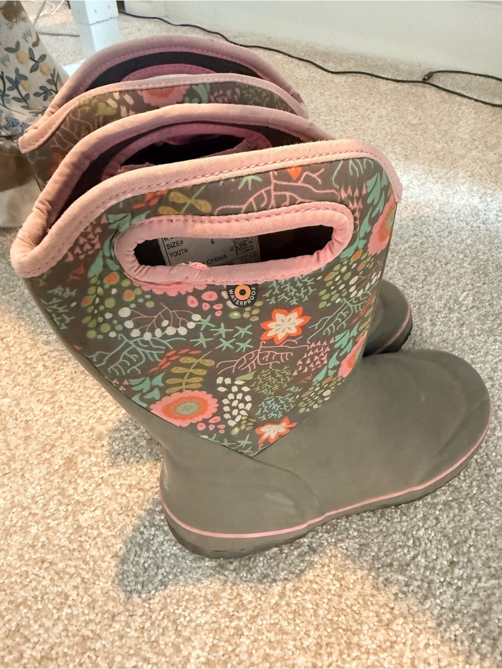 Bogs Girls Size 6 (Big Girls) waterproof insulated boots